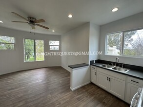 555 N La Cadena Dr-Unit -2 in Colton, CA - Building Photo - Building Photo