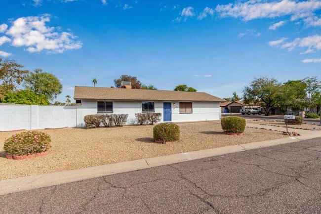 4316 E Rose Marie Ln in Phoenix, AZ - Building Photo - Building Photo