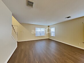 8010 Manderly Pl in Converse, TX - Building Photo - Building Photo