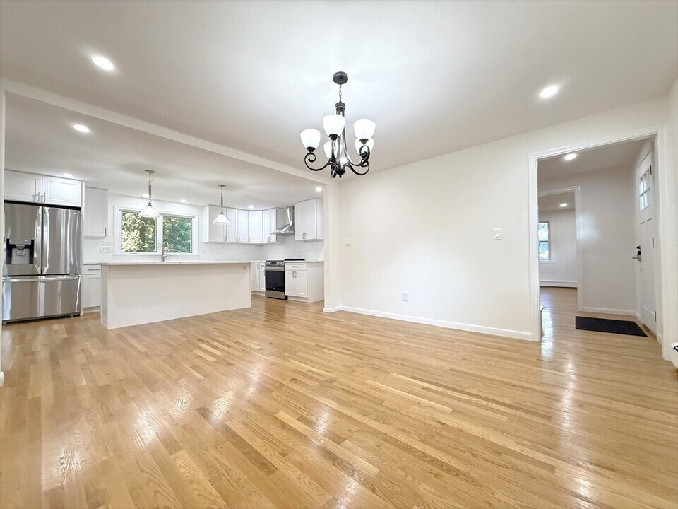 5 Middle St in Lexington, MA - Building Photo