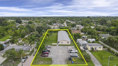 3851 7th Ave N in Lake Worth, FL - Building Photo - Building Photo