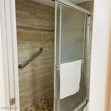 5790 Trailwinds Dr, Unit 114 in Ft. Myers, FL - Building Photo - Building Photo