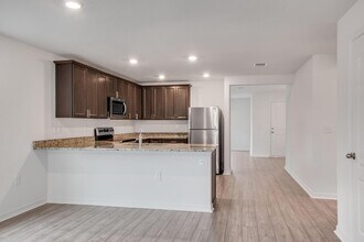 2 Frank Pl in Palm Coast, FL - Building Photo - Building Photo