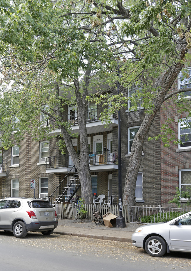 715-725 2e Avenue in Montréal, QC - Building Photo - Building Photo