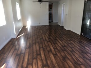 806 E 65th St in Inglewood, CA - Building Photo - Building Photo