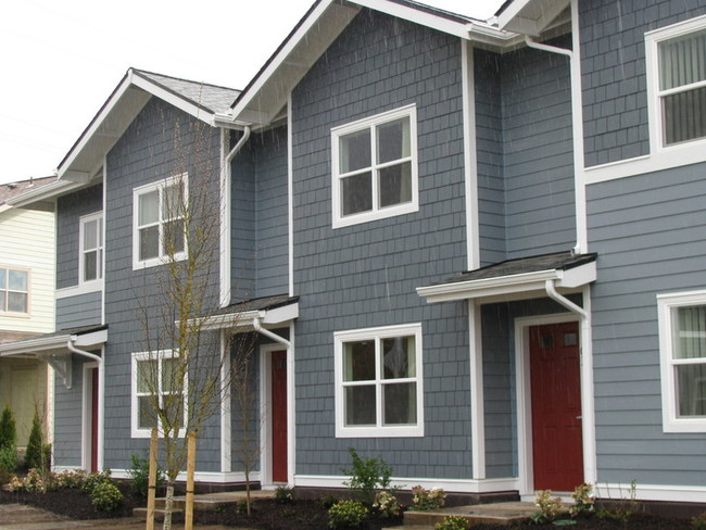 Alexander Court Seavey Meadows in Corvallis, OR - Building Photo - Building Photo