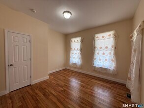 262 Lloyd St in New Haven, CT - Building Photo - Building Photo