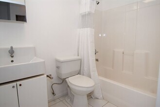 Aqua Courtyard Suites in Pasadena, CA - Foto de edificio - Interior Photo