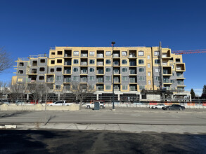 Munro Apartments in Calgary, AB - Building Photo - Building Photo