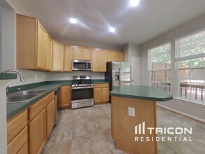 4110 Meadow Trail Ln in Hyattsville, MD - Building Photo - Building Photo