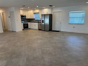 5815 Erin Ln S in St. Petersburg, FL - Building Photo - Building Photo