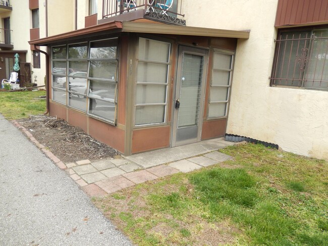 4141 Karl Rd in Columbus, OH - Building Photo - Building Photo