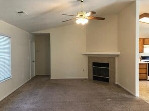932 Alpen Dr in Lemoore, CA - Building Photo - Building Photo
