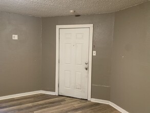 2070 US-69 in Denison, TX - Building Photo - Building Photo