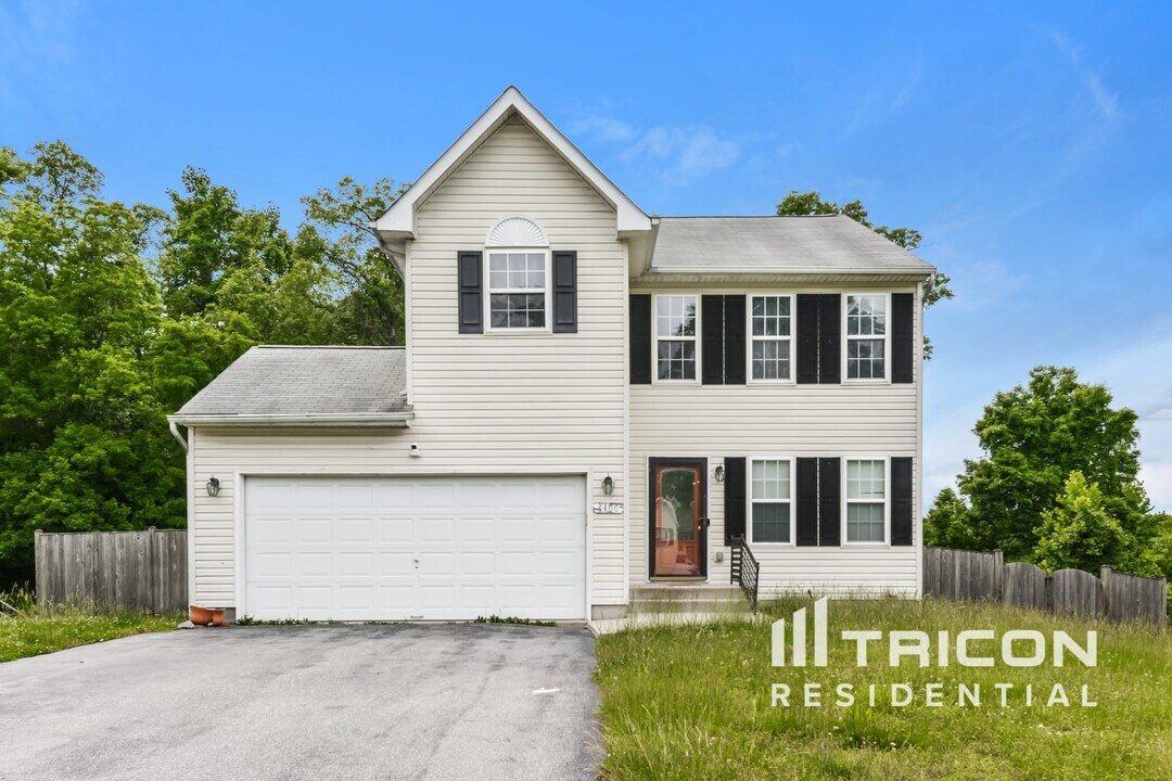 4406 Birchtree Ln in Hillcrest Heights, MD - Building Photo