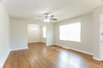 817 Hillview Dr in Birmingham, AL - Foto de edificio - Building Photo