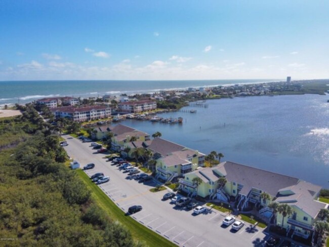 409 Ocean Marina Dr in Flagler Beach, FL - Foto de edificio - Building Photo