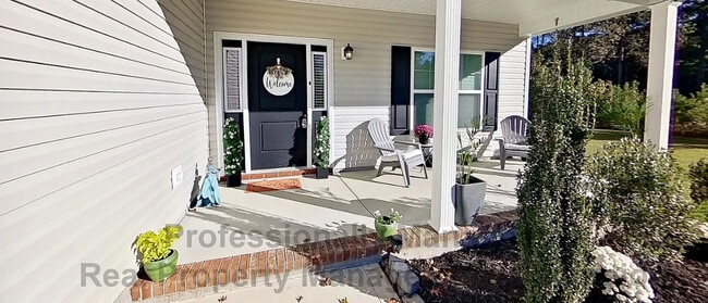 1003 Marston Dr in Jacksonville, NC - Foto de edificio - Building Photo