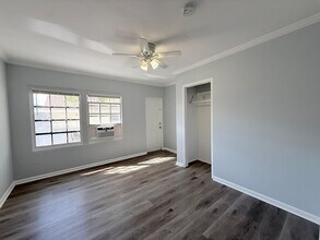 1000 W Lakewood Rd in West Palm Beach, FL - Building Photo - Building Photo