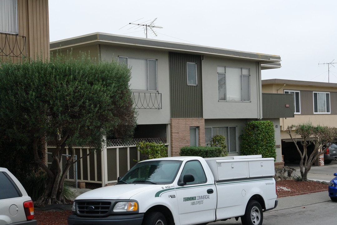 1375 Broadway in Millbrae, CA - Building Photo