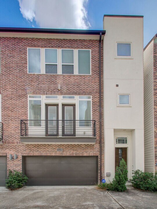 5521 Larkin St in Houston, TX - Building Photo