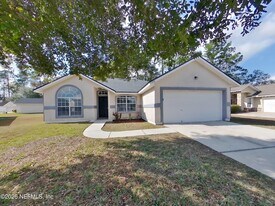 1330 Summerbrook Dr in Middleburg, FL - Building Photo