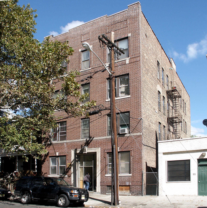 Morton House in Jersey City, NJ - Building Photo