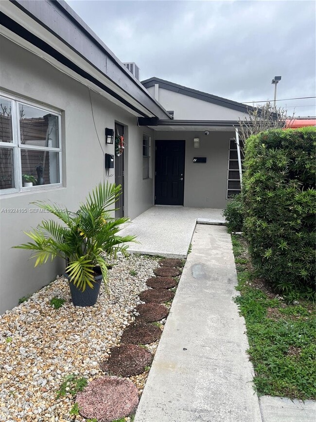 920 SW 30th Ave in Miami, FL - Building Photo - Building Photo