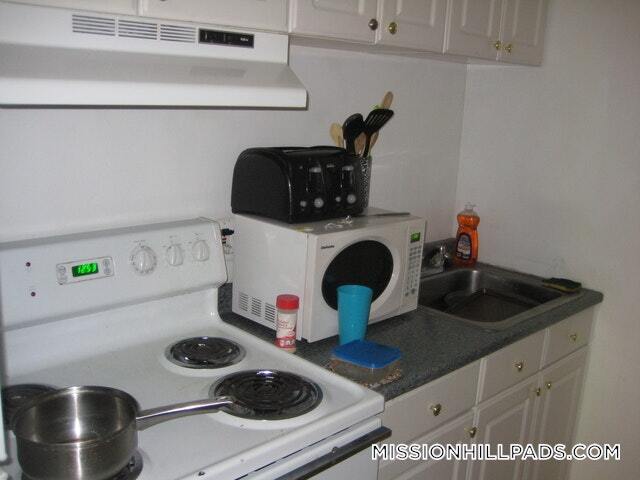 property at 886 Huntington Ave