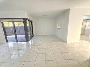 15081 SW 127th Ct in Miami, FL - Foto de edificio - Building Photo