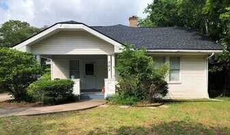 703 E 31st St in Bryan, TX - Building Photo