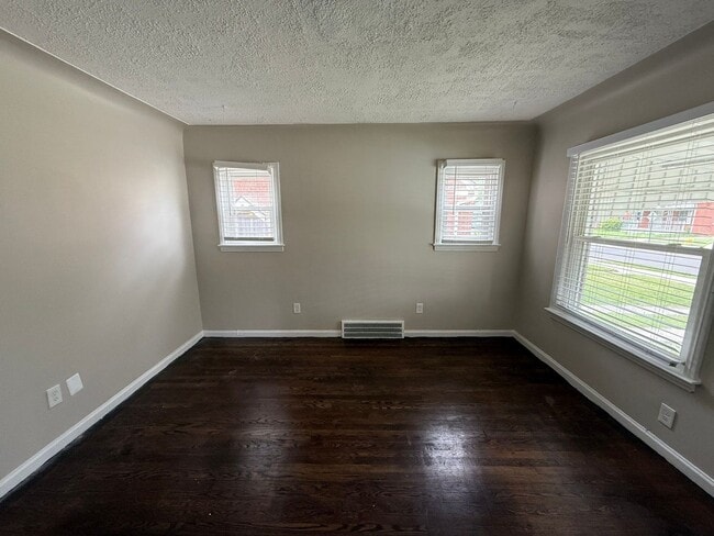 Fully Renovated 3-Bedroom Home – Move-In R in Detroit, MI - Building Photo - Building Photo