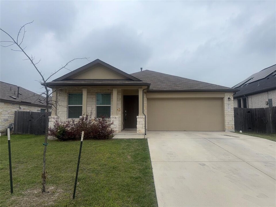 6562 Teramo Ter in Round Rock, TX - Foto de edificio