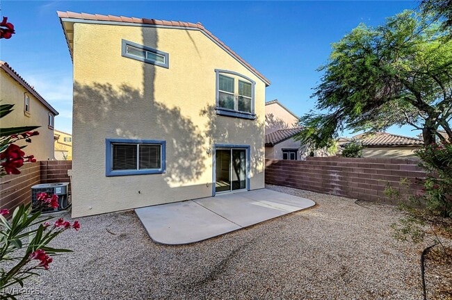 property at 2431 Lilac Cove St
