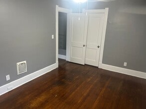 3720 Hazelhurst Ave in Toledo, OH - Building Photo - Building Photo