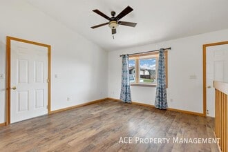 8563 Stables Dr in Piedmont, SD - Foto de edificio - Building Photo