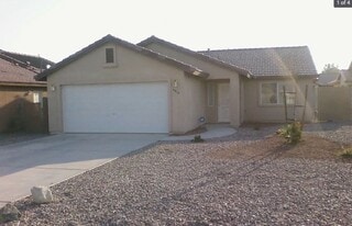 4912 S Rinaldi Cir in Fort Mohave, AZ - Building Photo