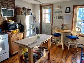 109 Bartlett St in Boston, MA - Building Photo - Building Photo
