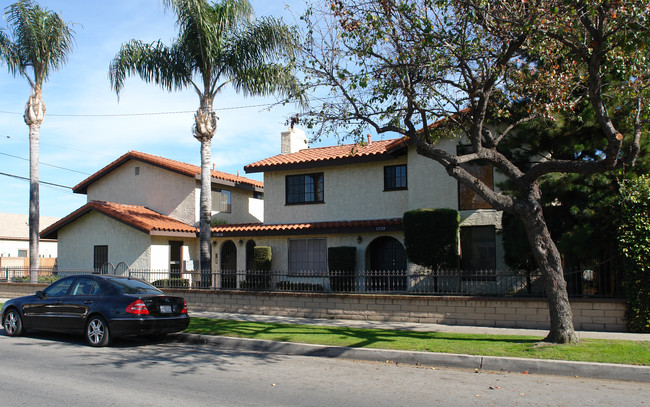 11120-11128 Bloomfield St in Los Alamitos, CA - Building Photo - Building Photo