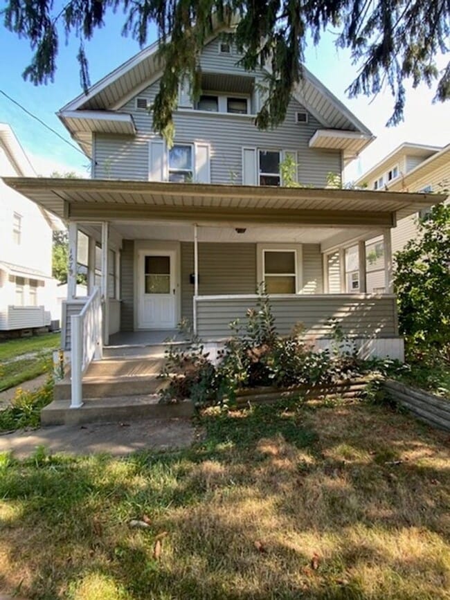property at 167 E Mapledale Ave