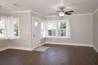 600 Perkins Way in Sacramento, CA - Building Photo - Building Photo