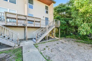 1817 Biovu Dr in Galveston, TX - Building Photo