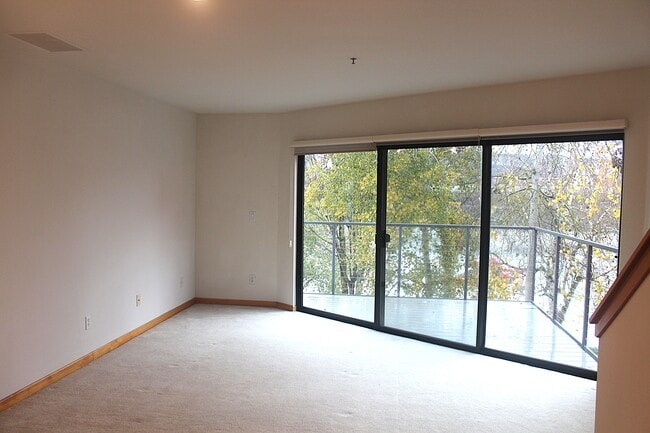 920 NW Naito Pky in Portland, OR - Building Photo - Building Photo