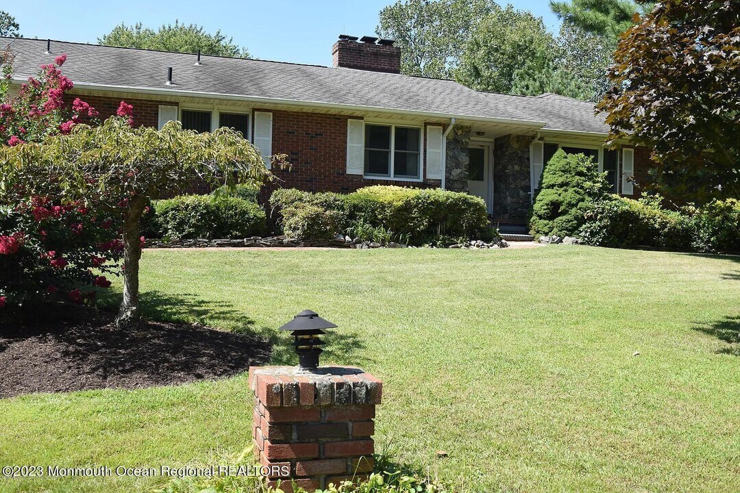 470 Monmouth Pl in Long Branch, NJ - Building Photo