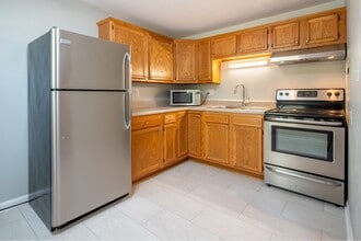 2661 Rutrough Rd SE in Roanoke, VA - Building Photo - Building Photo