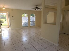 729 SE Lansdowne Ave in Port St. Lucie, FL - Building Photo - Building Photo