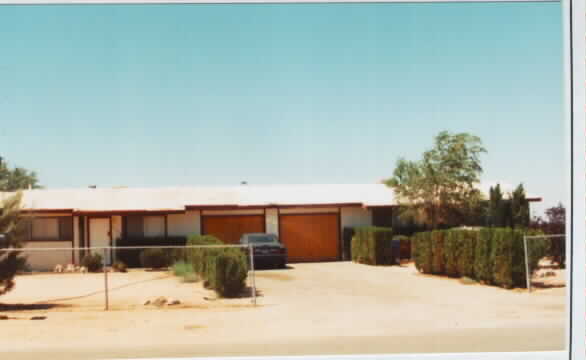 13374 Paukaska Rd in Apple Valley, CA - Building Photo