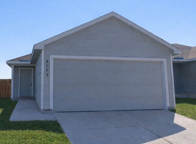 8523 Logan Sapphire in San Antonio, TX - Building Photo - Building Photo