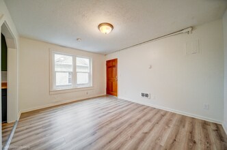 802 Pine St in Sandpoint, ID - Foto de edificio - Building Photo