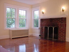 26 Parker St in Westwood, MA - Building Photo - Building Photo